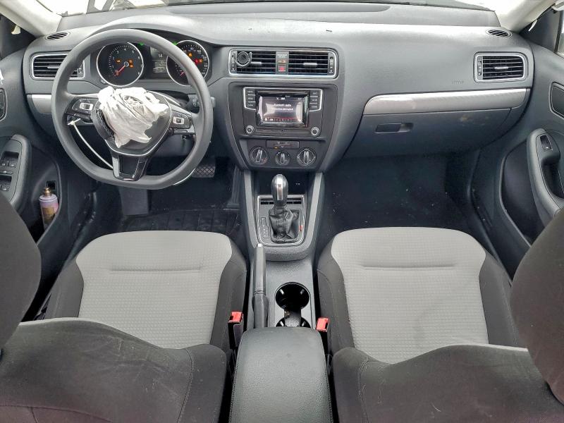 Photo 8 from auction – 2017 VOLKSWAGEN JETTA with VIN 3VW2B7AJ6HM217500