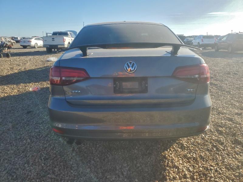 Photo 6 from auction – 2018 VOLKSWAGEN JETTA S with VIN 3VW2B7AJ6JM237669