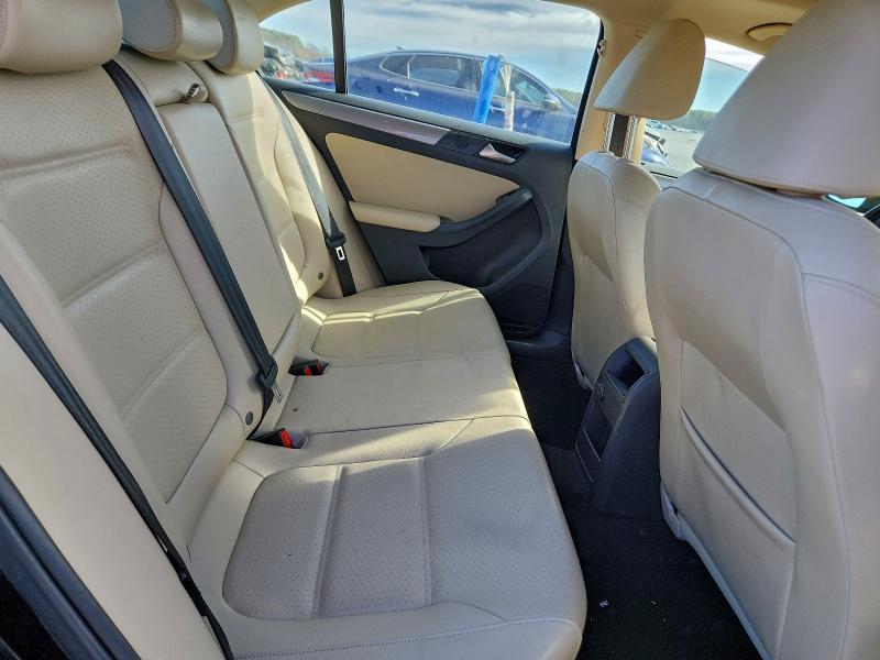 Photo 10 from auction – 2017 VOLKSWAGEN JETTA SE with VIN 3VWDB7AJ0HM328679