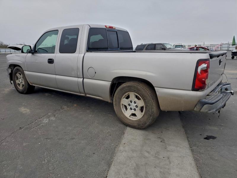 Photo 2 from auction – 2005 CHEVROLET SILVERADO with VIN 2GCEC19V551246104