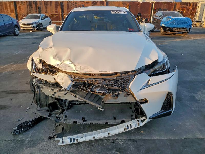 Photo 5 from auction – 2018 LEXUS IS 300 with VIN JTHBA1D27J5072369