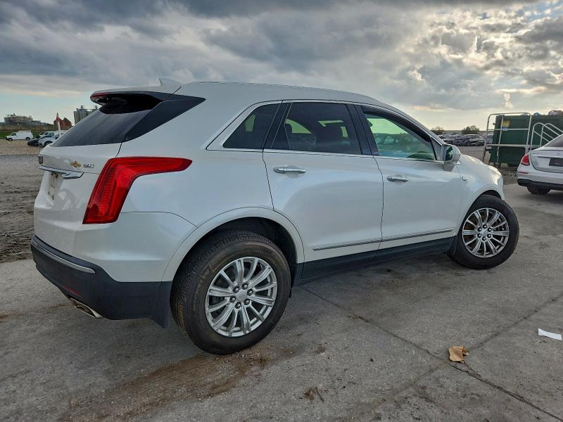 Photo 3 from auction – 2017 CADILLAC XT5 with VIN 1GYKNARSXHZ114433