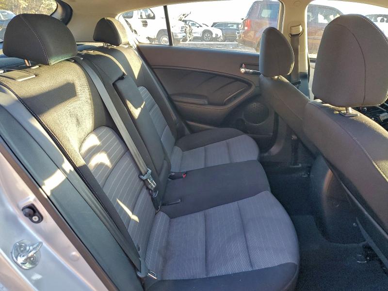 Photo 10 from auction – 2016 KIA FORTE LX with VIN KNAFK5A86G5637314