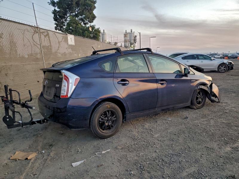 Photo 3 from auction – 2015 TOYOTA PRIUS with VIN JTDKN3DU3F0410728