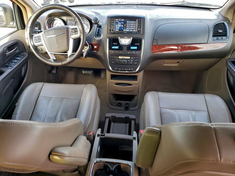 Photo 8 from auction – 2014 CHRYSLER TOWN & COU with VIN 2C4RC1BG7ER318919
