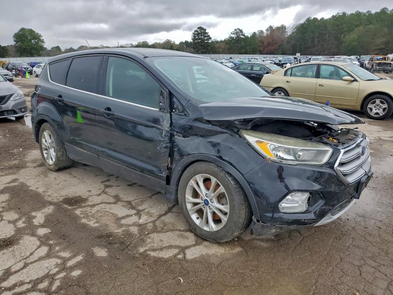 Photo 4 from auction – 2017 FORD ESCAPE SE with VIN 1FMCU9GD0HUC05963