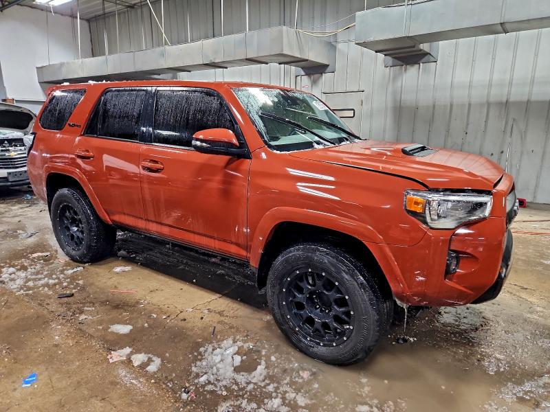 Photo 4 from auction – 2024 TOYOTA 4RUNNER SR with VIN JTELU5JR4R6261925