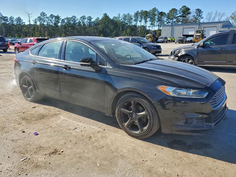 Zdjęcie 4 z aukcji – 2015 FORD FUSION SE z VIN 3FA6P0HD8FR232129