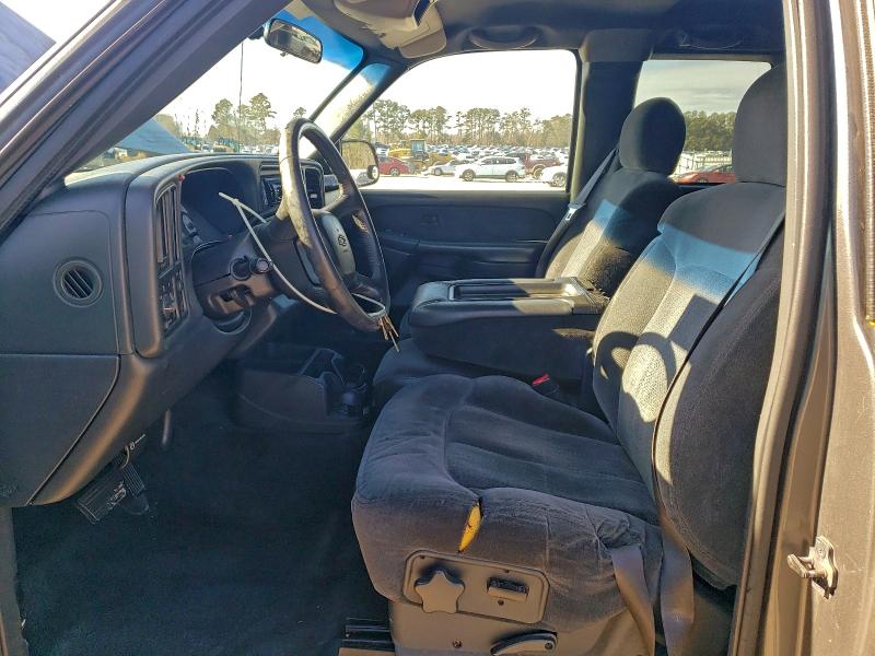 Photo 7 from auction – 2000 CHEVROLET SILVERADO with VIN 1GCEC19V5YZ144930