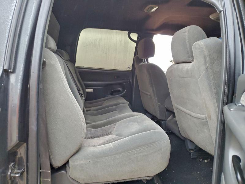 Photo 10 from auction – 2003 CHEVROLET SILVERADO with VIN 1GCHC23U33F185330