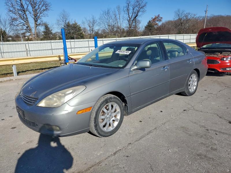 LEXUS ES 300 2002 with VIN JTHBF30G125025600 - Photo from auction