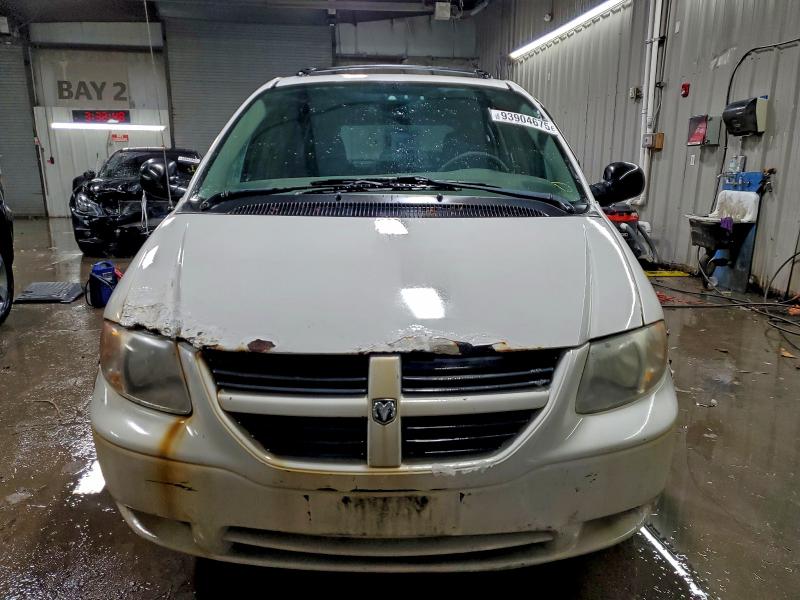 Photo 5 from auction – 2005 DODGE GRAND CARA with VIN 1D4GP24R85B189008