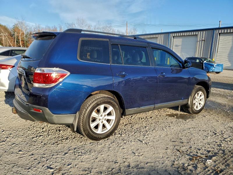 Zdjęcie 3 z aukcji – 2013 TOYOTA HIGHLANDER z VIN 5TDBK3EH4DS221039