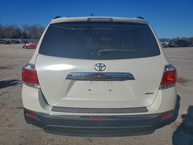 Photo 6 from auction – 2012 TOYOTA HIGHLANDER with VIN 5TDBK3EH9CS161774