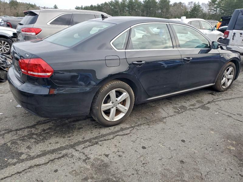 Photo 3 from auction – 2015 VOLKSWAGEN PASSAT S with VIN 1VWAT7A34FC115296