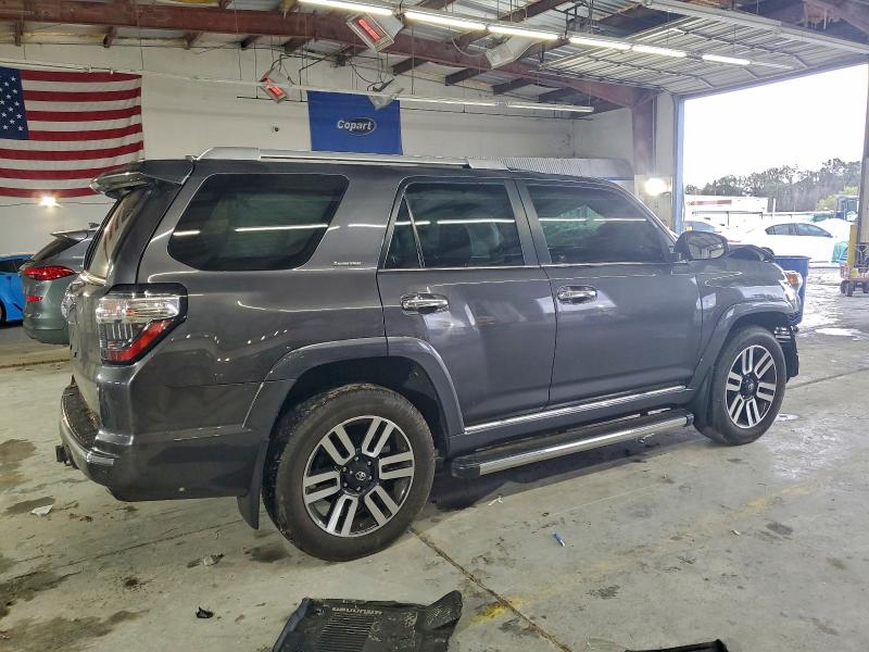 Photo 3 from auction – 2018 TOYOTA 4RUNNER SR with VIN JTEBU5JR6J5482917