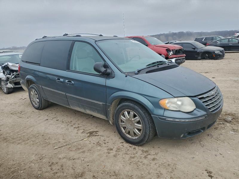 Photo 4 from auction – 2005 CHRYSLER TOWN & COU with VIN 2C8GP64LX5R457475