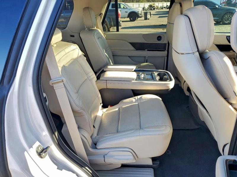 Photo 10 from auction – 2019 LINCOLN NAVIGATOR with VIN 5LMJJ2LT5KEL13188