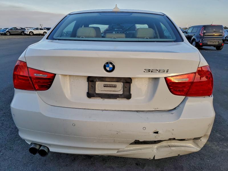 Photo 6 from auction – 2010 BMW 328 with VIN WBAPH5G53ANM34520