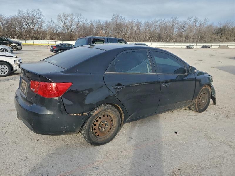 Photo 3 from auction – 2010 KIA FORTE with VIN KNAFU4A21A5862912