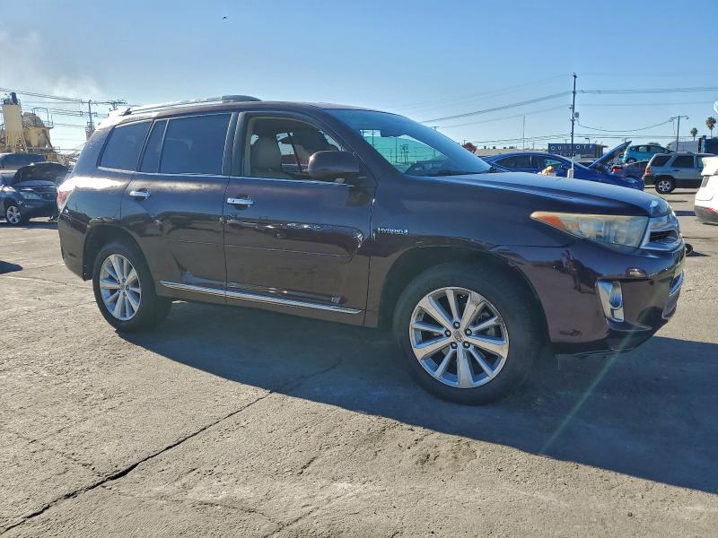 Photo 4 from auction – 2011 TOYOTA HIGHLANDER with VIN JTEDC3EH3B2003373