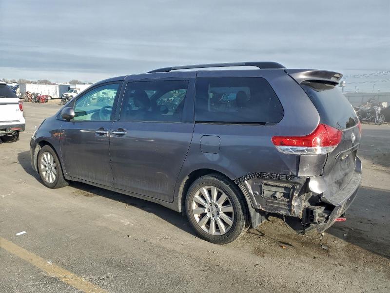 Photo 2 from auction – 2012 TOYOTA SIENNA XLE with VIN 5TDDK3DC4CS045283