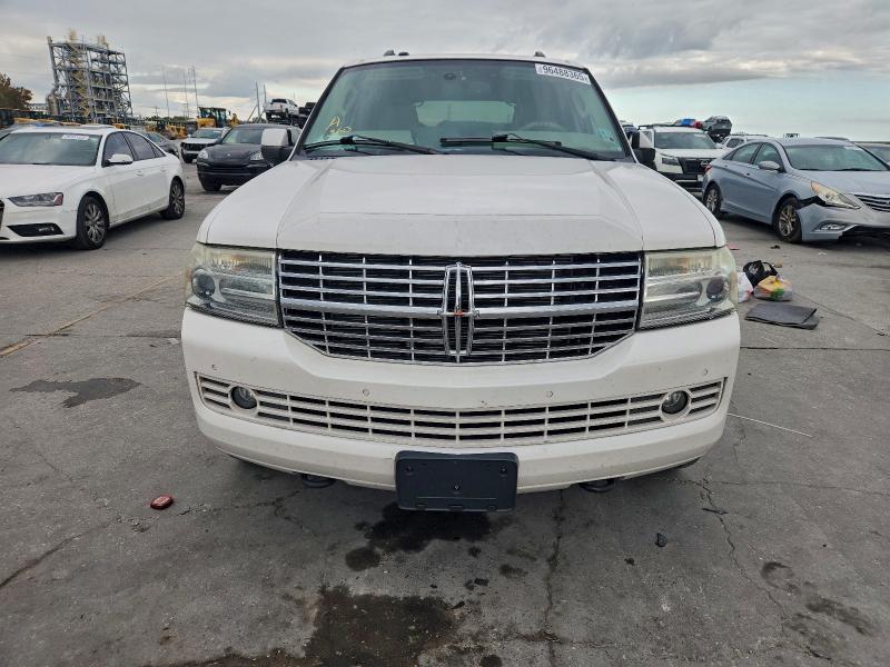 Photo 5 from auction – 2011 LINCOLN NAVIGATOR with VIN 5LMJJ2H51BEJ02242