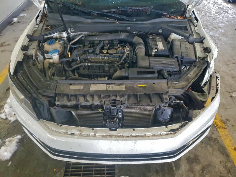 Photo 11 from auction – 2016 VOLKSWAGEN PASSAT SE with VIN 1VWBT7A34GC012482