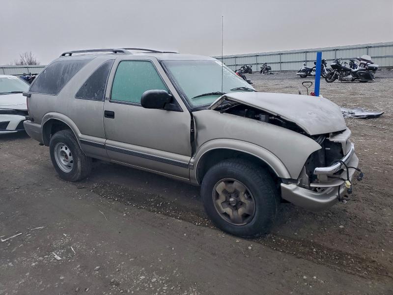 Photo 4 from auction – 2002 CHEVROLET BLAZER with VIN 1GNCT18W62K141561