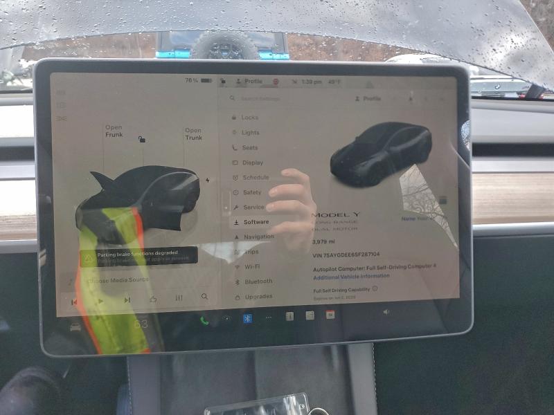 Photo 9 from auction – 2025 TESLA MODEL Y with VIN 7SAYGDEE6SF287104