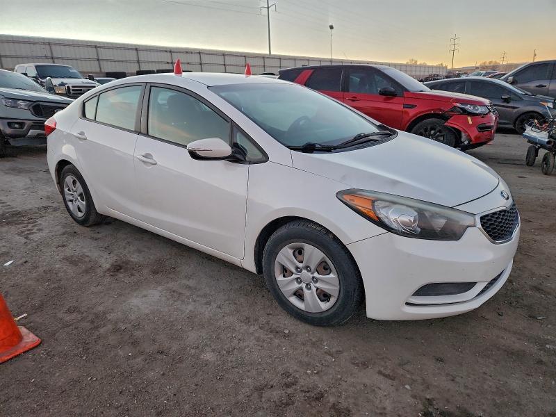 Photo 4 from auction – 2015 KIA FORTE LX with VIN KNAFX4A69F5311533