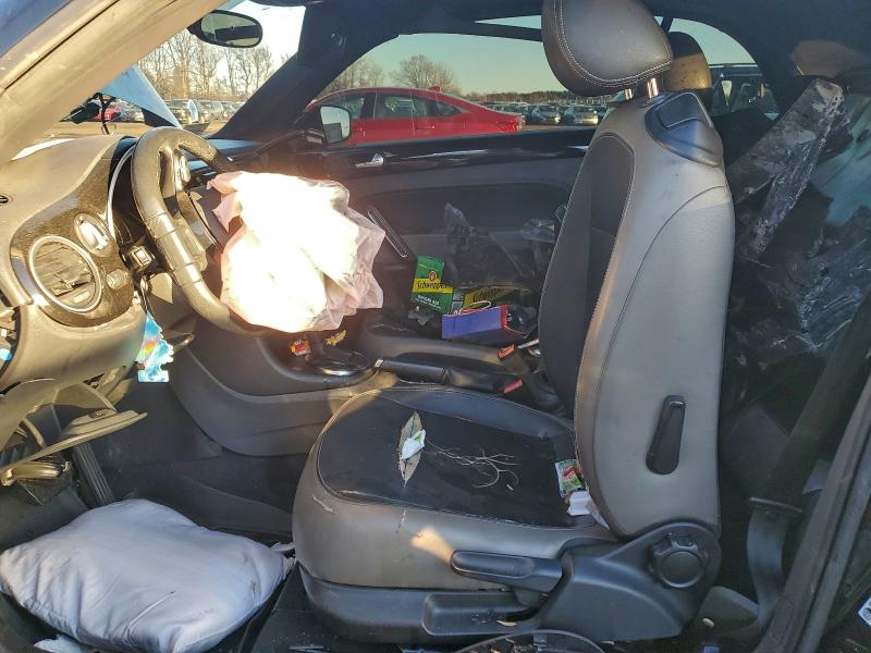 Photo 7 from auction – 2014 VOLKSWAGEN BEETLE with VIN 3VW5X7AT3EM801378