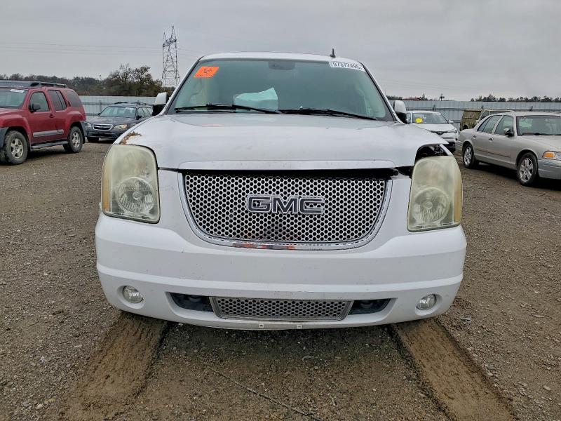 Photo 5 from auction – 2007 GMC YUKON with VIN 1GKFK63847J205595