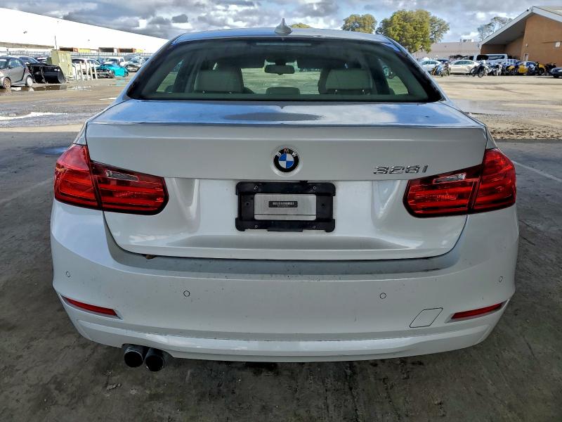 Photo 6 from auction – 2012 BMW 328 I SULE with VIN WBA3C1C51CF434105