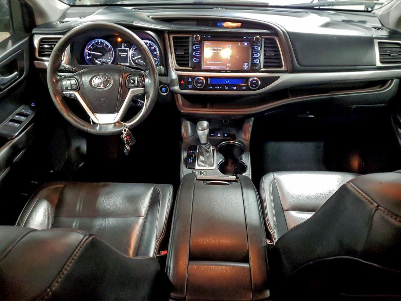 Photo 8 from auction – 2015 TOYOTA HIGHLANDER with VIN 5TDJKRFH0FS106793