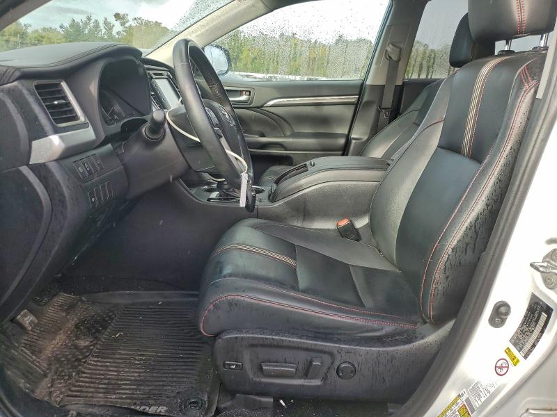 Photo 7 from auction – 2019 TOYOTA HIGHLANDER with VIN 5TDJZRFH9KS573118