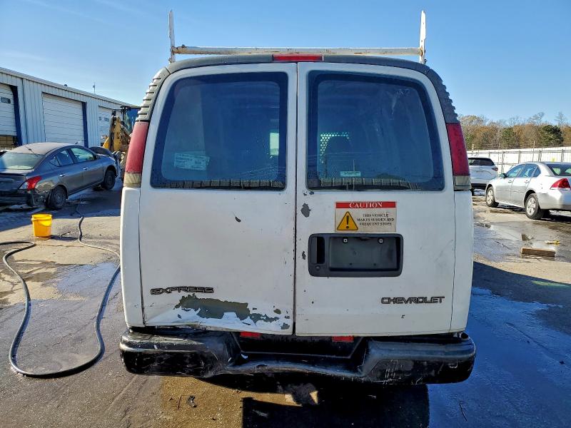 Photo 6 from auction – 2001 CHEVROLET EXPRESS G2 with VIN 1GCGG25W111179373