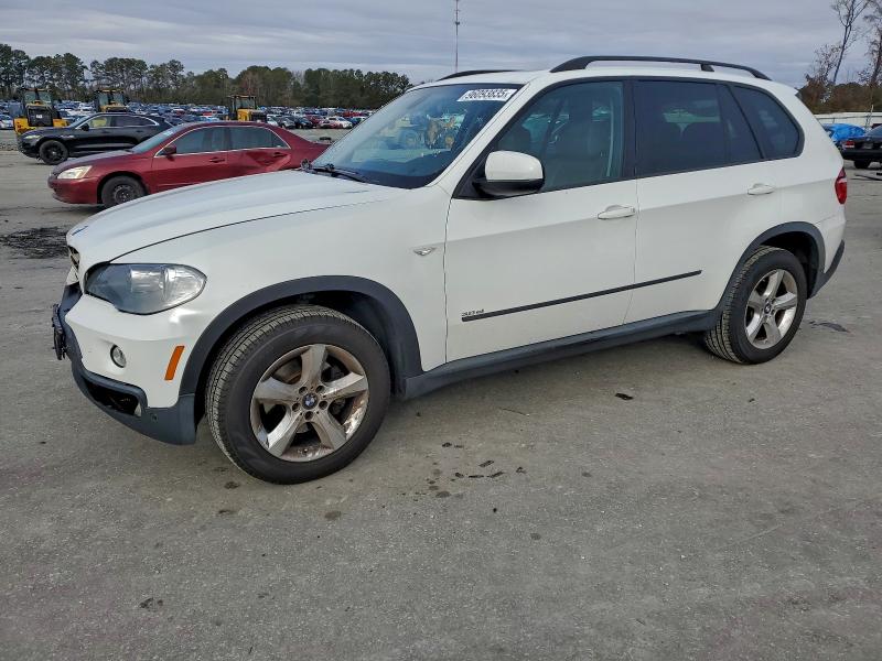 BMW X5 3.0I 2008 with VIN 5UXFE43588L007135 - Photo from auction