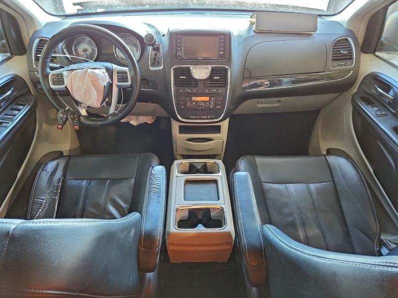 Photo 8 from auction – 2013 CHRYSLER TOWN & COU with VIN 2C4RC1BG1DR748007