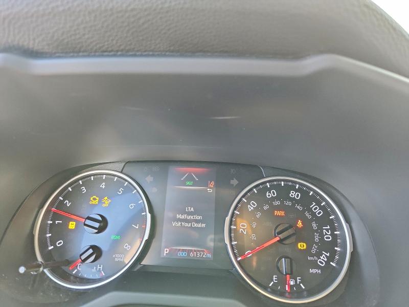 Photo 9 from auction – 2019 TOYOTA RAV4 XLE with VIN JTMP1RFV5KD017696