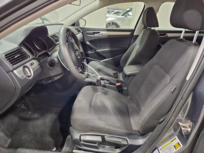 Photo 7 from auction – 2016 VOLKSWAGEN PASSAT S with VIN 1VWAT7A3XGC024177