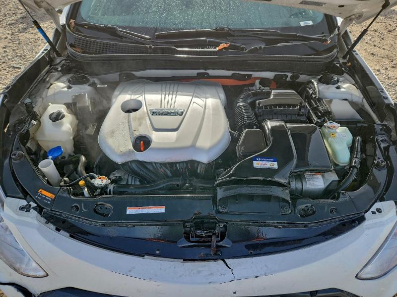 Photo 11 from auction – 2015 HYUNDAI SONATA HYB with VIN KMHEC4A42FA123481