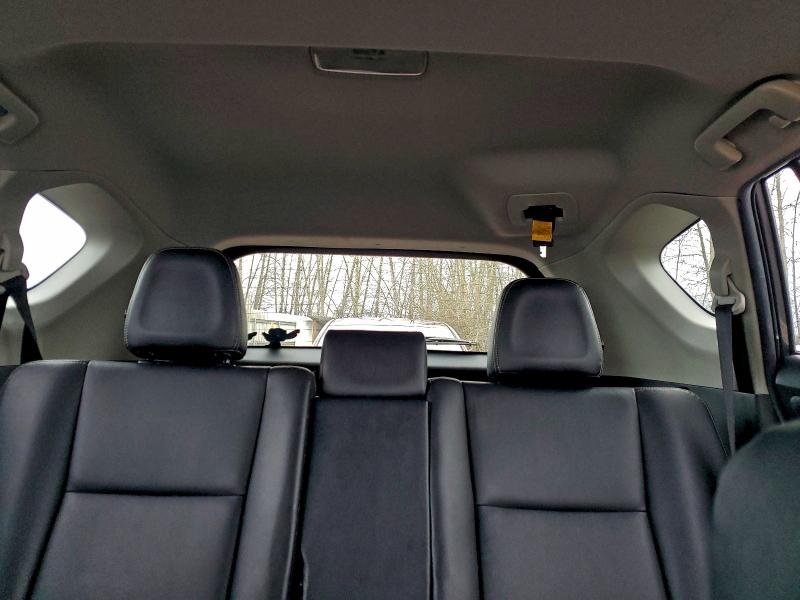 Photo 10 from auction – 2016 TOYOTA RAV4 LIMIT with VIN JTMDFREV2GJ090331