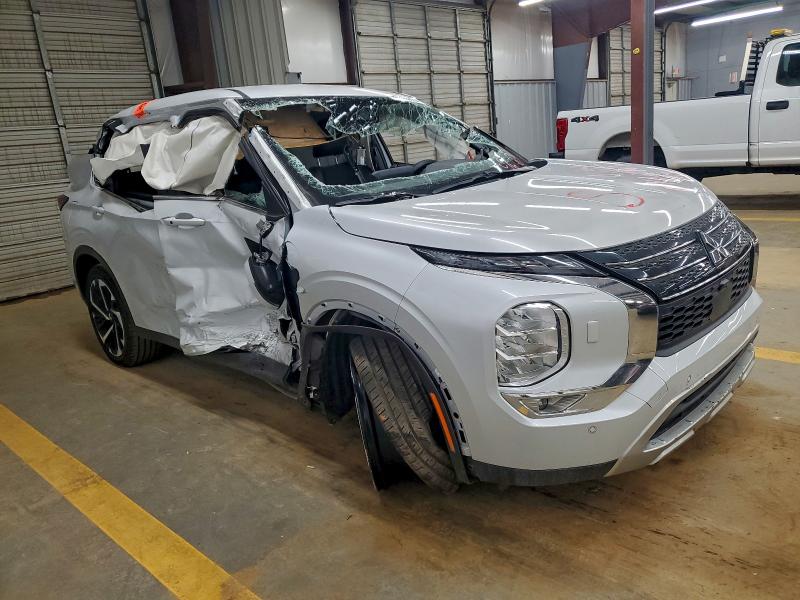 Photo 4 from auction – 2024 MITSUBISHI OUTLANDER with VIN JA4J4VA86RZ041049