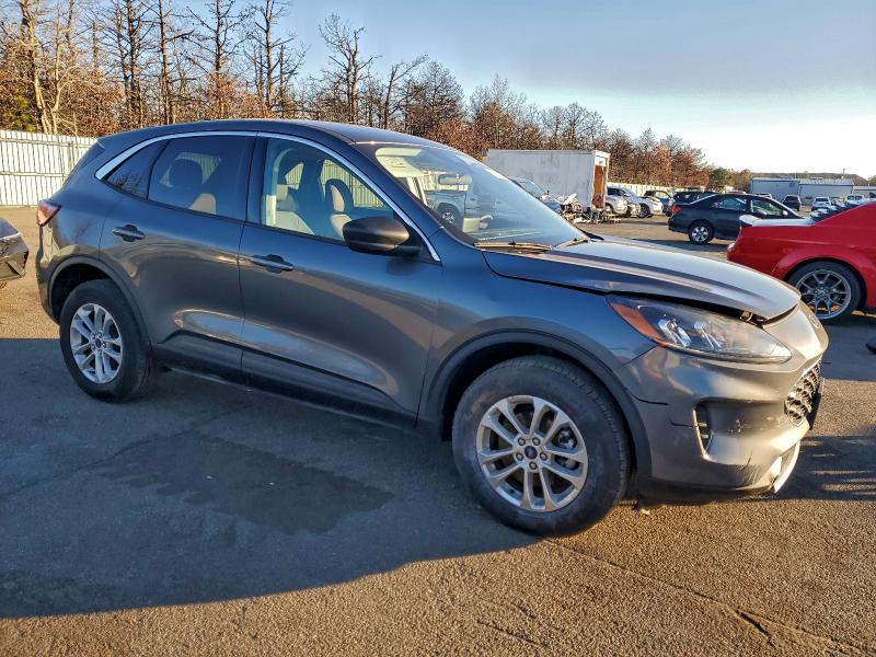 Photo 4 from auction – 2022 FORD ESCAPE SE with VIN 1FMCU9G66NUC02479