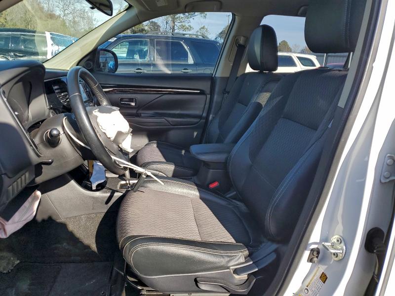 Photo 7 from auction – 2015 MITSUBISHI OUTLANDER with VIN JA4AD3A35FZ004109