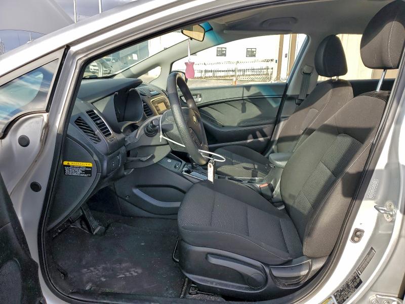 Photo 7 from auction – 2017 KIA FORTE LX with VIN KNAFK5A80H5705124