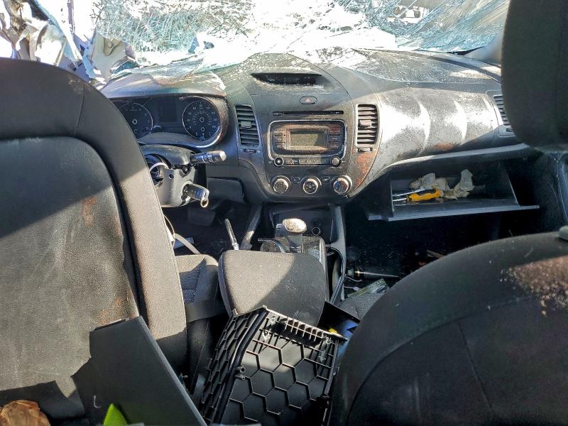 Photo 8 from auction – 2018 KIA FORTE LX with VIN 3KPFK4A77JE164927