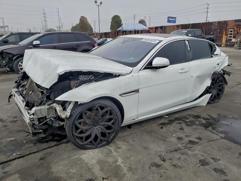 JAGUAR XE 2017 с VIN SAJAR4BG6HA978828 - Фото с аукциона