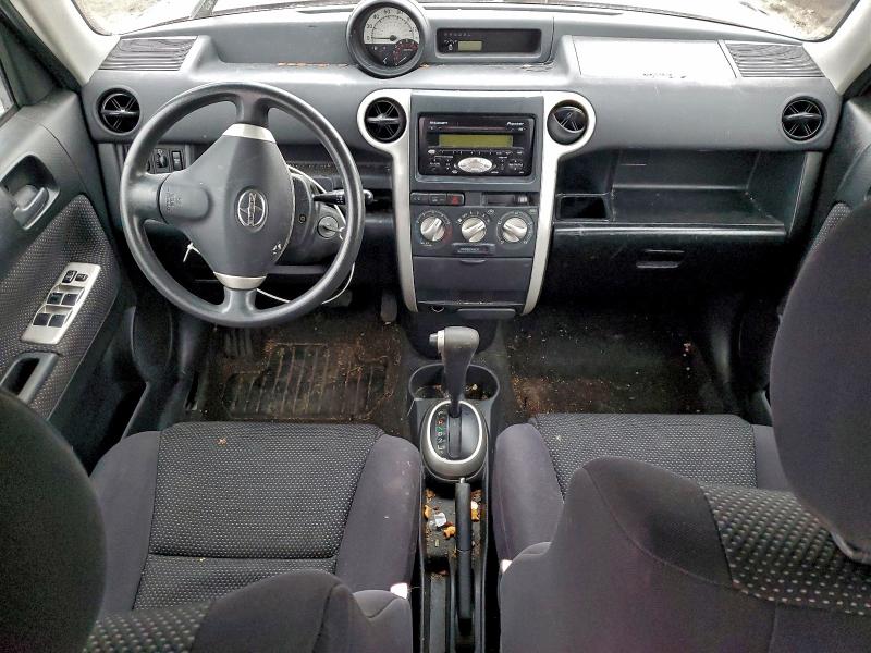 Photo 8 from auction – 2005 TOYOTA SCION with VIN JTLKT324450208119